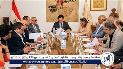وزير الثقافة يجتمع بقيادات الوزارة لاستعراض خطة العمل والمبادرات المنتظر إطلاقها بالتزامن مع احتفالات 30يونيو