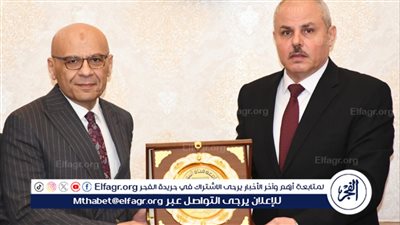 مجلس جامعة قناة السويس يُكرم الدكتور أحمد أنور تقديرًا لجهوده في تطوير المستشفيات الجامعية