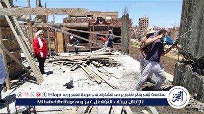 إزالة أعمدة دور خامس وسور و بروز مخالف في ثلاث مناطق بحملة مكبرة لـ حي غرب المنصورة