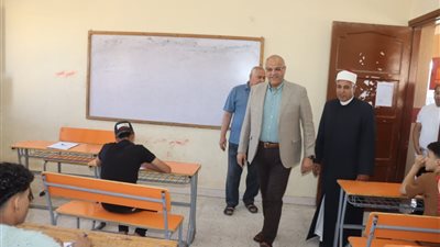 محافظ القليوبية يتفقد لجان امتحانات الشهادة الثانوية الازهرية - صور