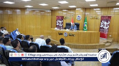 محافظ المنيا يستمع لمطالب تجار سوق ماقوسة ويؤكد دعمه لبيئة تجارية منظمة وآمنة