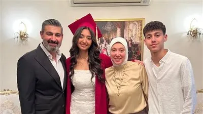 ياسر جلال يهنئ ابنته بتخرجها من الثانوية العامة الألمانية 