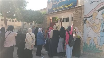 ضبط معلم بالمنوفية يصور ورقة امتحان الجبر للشهادة الإعدادية وجار التحقيق معه 