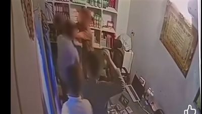 خلافات الجيرة ولهو الأطفال تشعل مشاجرة داخل محل بالشرقية.. والشرطة تكشف الحقيقة 