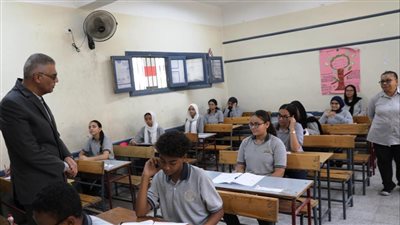 تداول أسئلة اللغة الإنجليزية لطلاب الشهادة الإعدادية بالجيزة عبر التليجرام