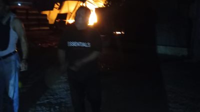 اندلاع حريق بمصنع 