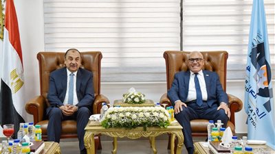 رئيس العربية للتصنيع ووزير الأعمال يؤكدان تعزيز القدرات التصنيعية الوطنية