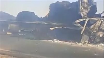 تصادم مروع بين سيارة سولار وأخرى نقل علي طريق الواحات