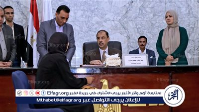 محافظ سوهاج يعقد اللقاء الجماهيري الأسبوعي للاستماع إلى شكاوى وطلبات المواطنين