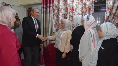 محافظ الغربية يشارك أطفال دار رعاية الفتيات بطنطا فرحة عيد الأضحى