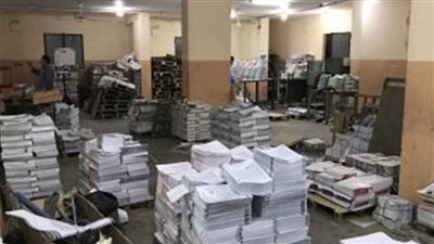 ضبط 113 ألف مطبوع تجارى دون تفويض داخل مطبعة بالمرج 