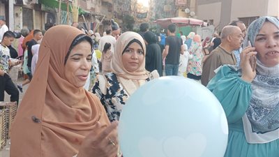 بالبالونات وزي العيد.. شوارع الإسكندرية تكتسي بالفرحة عقب صلاة عيد الأضحى المبارك