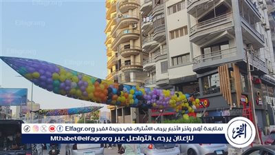 سقوط بلالين وتوزيع هدايا علي المواطنين بعد صلاة العيد في الدقهلية 