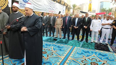 محافظ الجيزة يؤدي صلاة عيد الأضحى المبارك بساحة مسجد مصطفى محمود