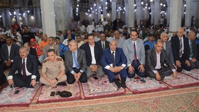 محافظ الغربية يؤدي صلاة العيد بمسجد السيد البدوي ويهنئ الأهالي بعيد الأضحى المبارك