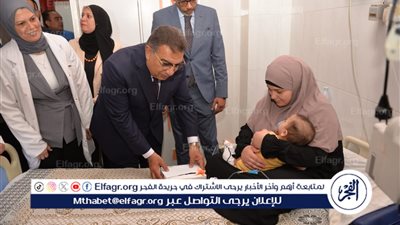 محافظ الدقهلية يتفقد مستشفى التأمين الصحي عقب صلاة عيد الأضحى ويقدم التهنئة للمرضى والأطقم الطبية