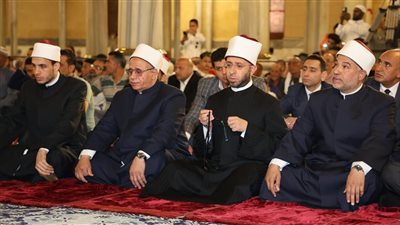 وزير الأوقاف يشهد صلاة الجمعة بمسجد الحسين بالقاهرة