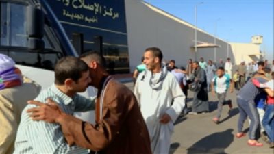 عيدهم بدأ من جديد.. الإفراج عن 2215 نزيلًا بمراكز الإصلاح والتأهيل بعفو رئاسي
