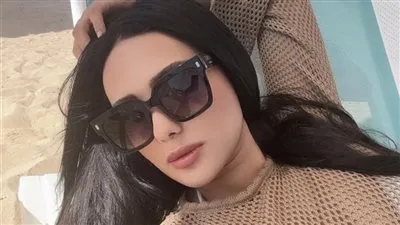 بإطلالة جريئة.. مي القاضي تشعل مواقع التواصل الاجتماعي بالكاش مايوه
