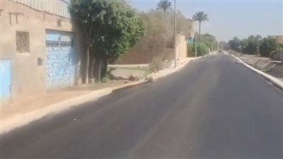 رصف وتطوير ورفع كفاءة طريق السقارية بأبو النمرس لتسهيل حركة تنقل أهالي المنوات والقري المجاورة