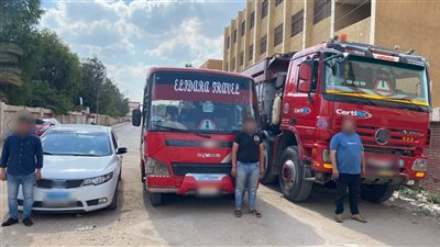 كشف ملابسات فيديو قائدى 3 سيارات بالسير عكس الإتجاه بطريق المنصورة 