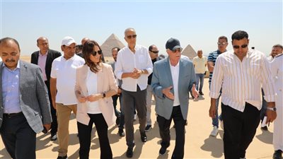 جولة تفقدية لمستشار رئيس الجمهورية ومحافظ الجيزة للتأكد من إنتظام تقديم الخدمات بالمنطقة الأثرية للأهرامات