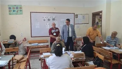 وكيل تعليم الغربية يتفقد لجان تقدير الشهادة الإعدادية بغرب طنطا