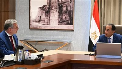 رئيس الوزراء يبحث مع وزير البترول تطورات القطاع وجهود جذب الاستثمارات