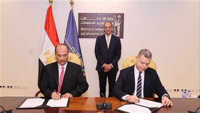 وزير الاتصالات يشهد توقيع اتفاقية تعاون بين 