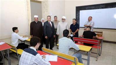 محافظ الشرقية يتابع سير امتحانات شهادة الثانوية الأزهرية بمعهد الزقازيق الديني 