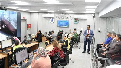 عبر مركز سيطرة الشبكة الوطنية.. محافظ الفيوم يتابع أعمال المرحلة الثانية من الموجة 26 لإزالة التعديات على أملاك الدولة‎