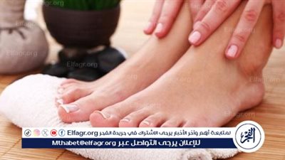 خطوات سهلة للعناية بالأقدام في الصيف للوقاية من التشققات والفطريات
