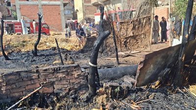 السيطرة على حريق عشة ومنزلين بكفر شكر