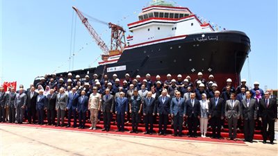 ترسانة الإسكندرية تدشن القاطرة 