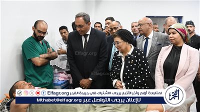 محافظ قنا يزور مصابي حادث تصادم منتدبي امتحانات الثانوية بدشنا ويوجه بتقديم الدعم الطبي والاجتماعي الكامل