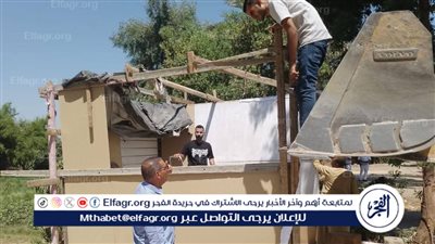 تنفيذًا لتوجيهات محافظ قنا.. إزالة كشك عشوائي بمحيط مجمع المواقف ضمن جهود مواجهة التعديات