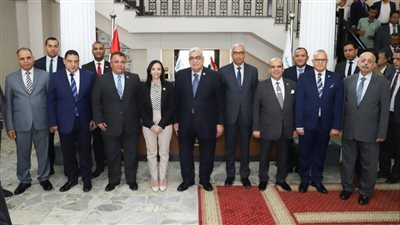 رئيس مجلس الدولة ومحافظ البحيرة يفتتحان مكتب التوثيق العقاري بمجمع المحاكم