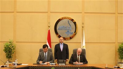 مصر تتعاقد على بناء سفينتين جديدتين من طراز 