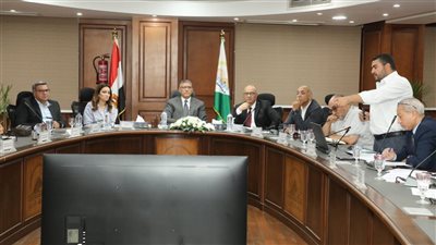 لتحديث البنية التحتية..محافظ الجيزة يبحث موقف المرافق بالمنطقة الصناعية بأبو رواش