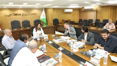 نائب محافظ الجيزة تناقش آليات تنفيذ مخططات التنمية المتكاملة وتحديث مخططات التطوير بكرداسة والبدرشين
