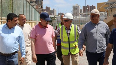 جولة تفقدية لرئيس شركة الصرف الصحي في الإسكندرية بالمحطات