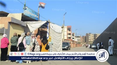 قبل امتحان الفيزياء والتاريخ...تفتيش طلاب وطالبات الثانوية العامة بالدقهلية علي ابواب اللجان..صور 