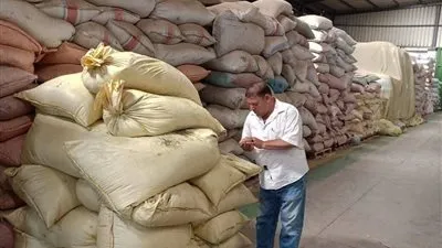 ضبط 4 طن اعشاب مجهولة المصدر خلال حملات تفتيشية في الزوامل بالشرقية