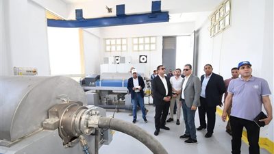 وزير الإسكان يتابع مشروعات مياه الشرب والصرف الصحي بالمبادرة الرئاسية 