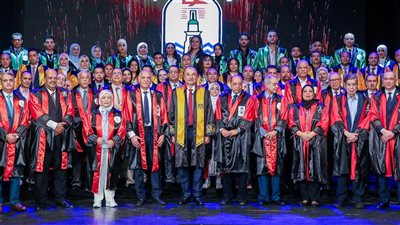 وزير قطاع الأعمال يشهد حفل ختام الأنشطة الطلابية للمعهد العالي للسياحة والفنادق بالإسكندرية 