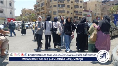 طلاب الثانوية بالأقصر.. امتحان اللغة الإنجليزية في متناول الطالب المتوسط