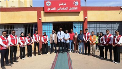 محافظ أسوان يسلم الأطراف الصناعية لـ 110 مستحق بمركز التأهيل الإجتماعى الشامل