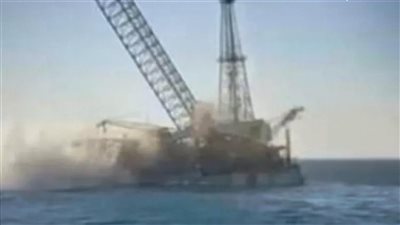 عاجل ـ انتشال 4 جثث وجاري البحث عن مفقودين في حادث انقلاب بارجة بخليج السويس