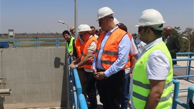 محافظ القليوبية يتفقد محطة معالجة صرف صحي نامول بطوخ