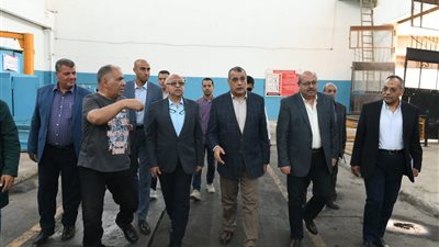 وزير الدولة للإنتاج الحربي يطمئن على سير العملية الإنتاجية خلال مرور مفاجيء على شركة حلوان للصناعات الهندسية